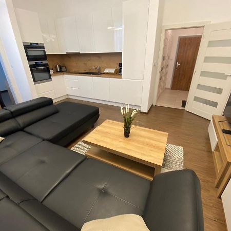 Classy Times - City Centre - Private Parking - Sunny Apartment Poprad Dış mekan fotoğraf